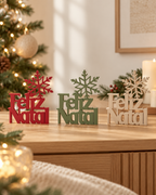 Decoração de Natal ORIVA FELIZ NATAL nas variantes Vermelho Mate, Verde Sálvia e Areia